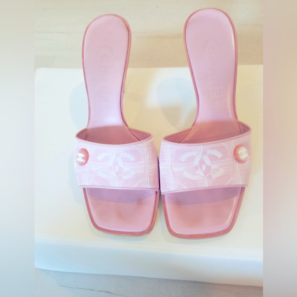 Chanel pink heel sandals Size 6